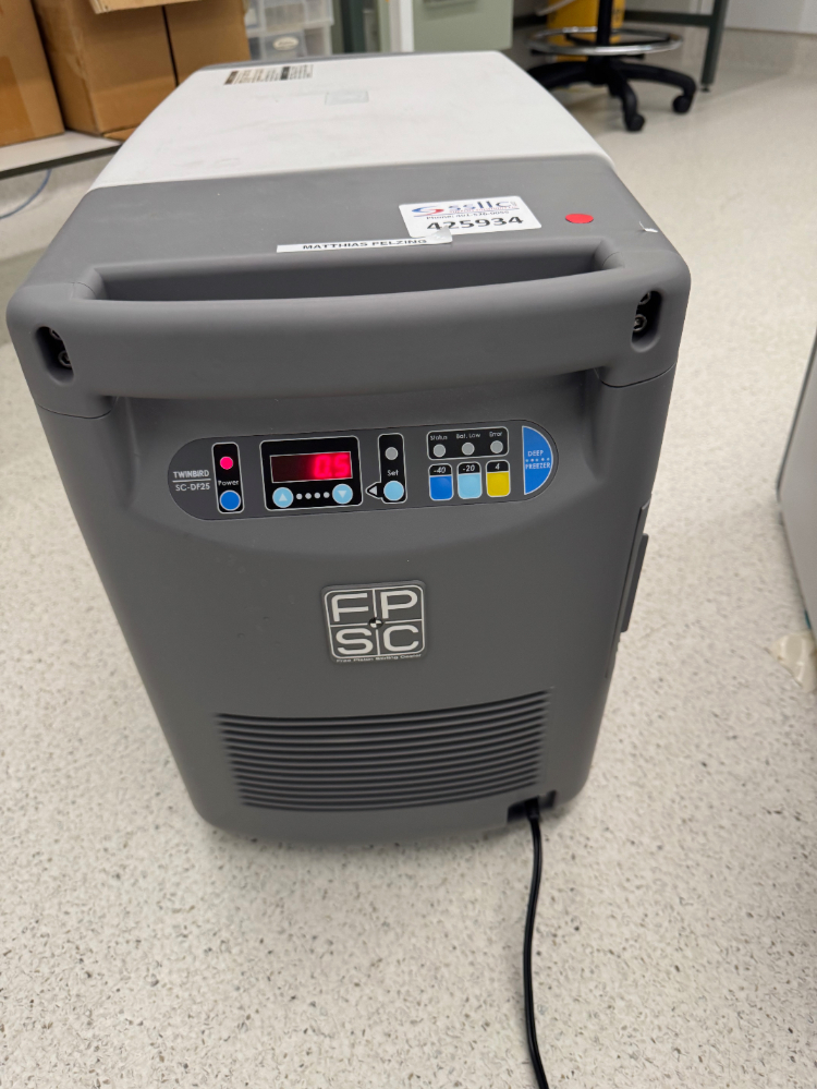 Image of TwinBird SC-DF25 Portable Freezer